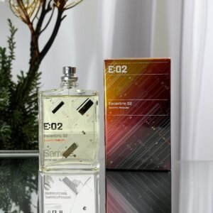 Alternative view of Escentric 02 by Escentric Molecules – 100ml